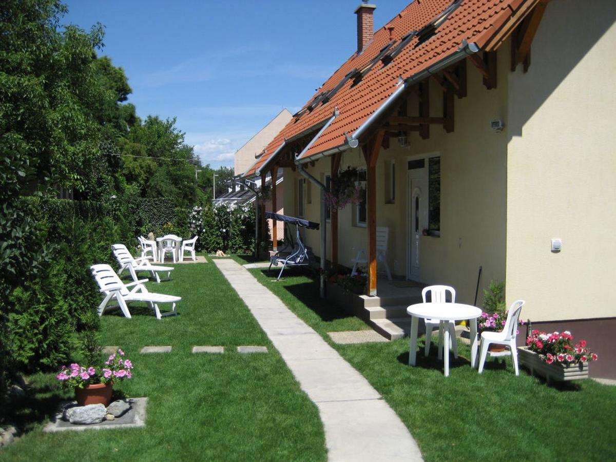 Lala Apartmanok Balatonboglar Exterior photo