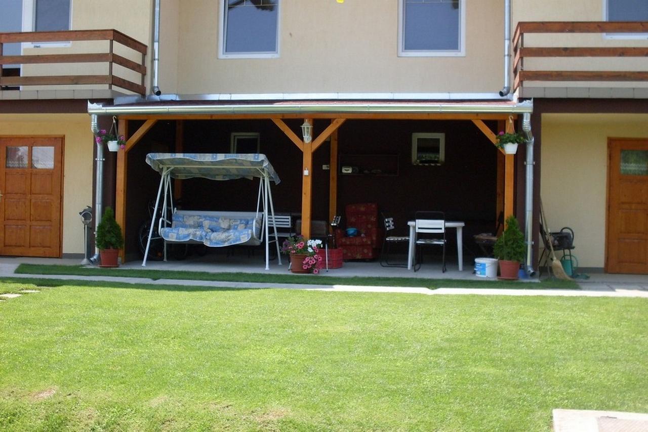 Lala Apartmanok Balatonboglar Exterior photo